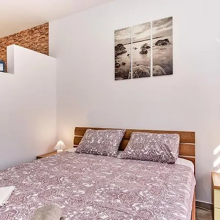 Cozy Silva Near Center With Jacuzzi And Parking Lägenhet Mali Lošinj